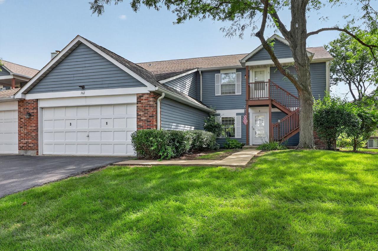 363 Pembroke Ln. #1, Glen Ellyn, IL 60137