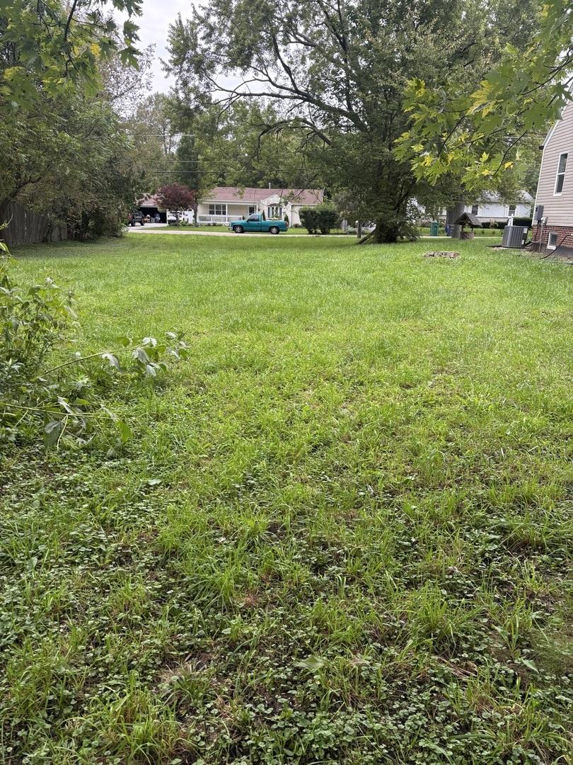 10711 W Woodland Ave., Beach Park, IL 60087