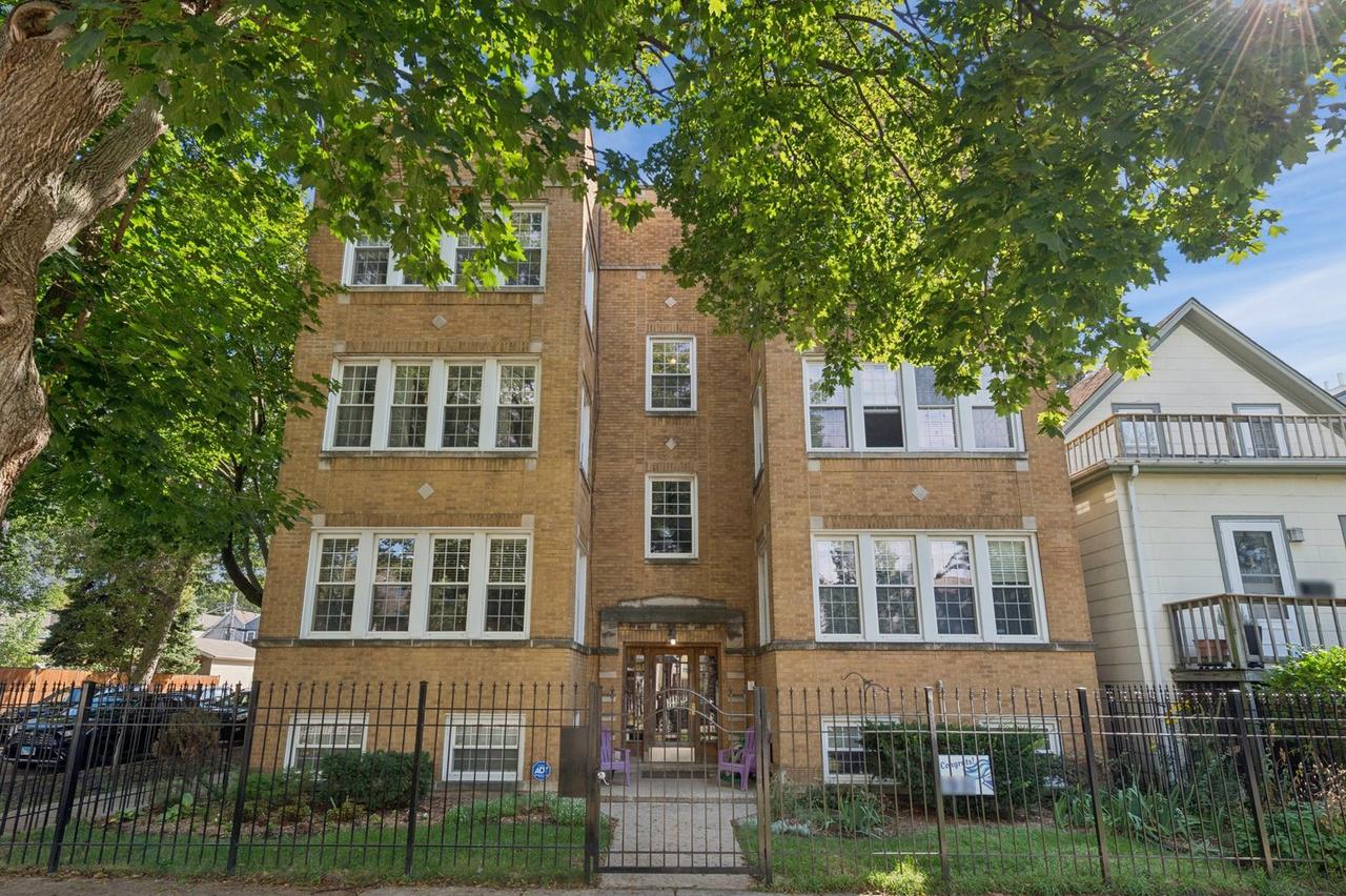 5125 N Claremont Ave. #3S, Chicago, IL 60625
