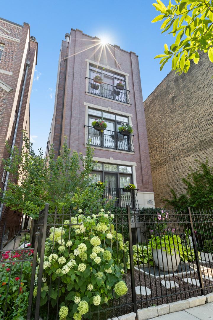 3921 N Greenview Ave. #1, Chicago, IL 60613