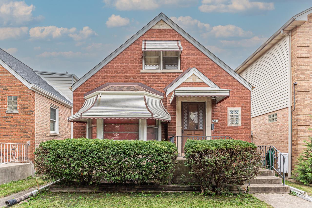 5219 N Marmora Ave., Chicago, IL 60630