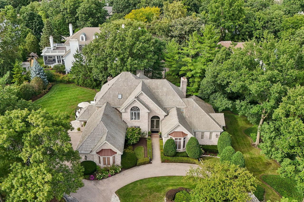 23 Ambriance Dr., Burr Ridge, IL 60527