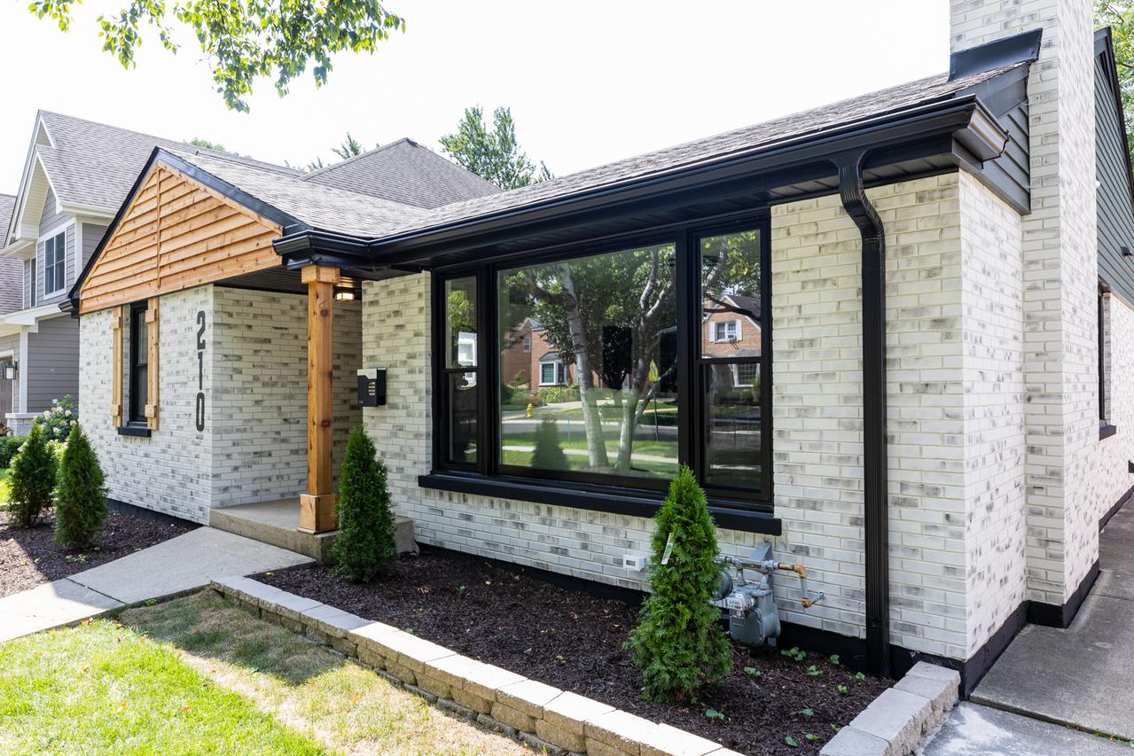 210 S Wa Pella Ave., Mount Prospect, IL 60056