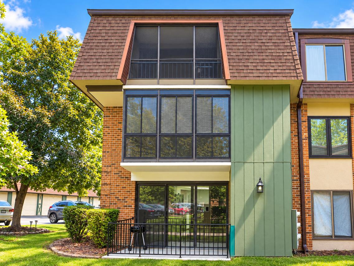 9165 North Rd. #F, Palos Hills, IL 60465