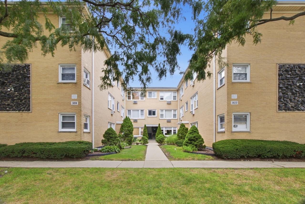 3818 Ruby St. #1E, Schiller Park, IL 60176