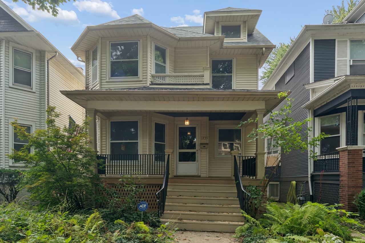 1435 W Glenlake Ave., Chicago, IL 60660