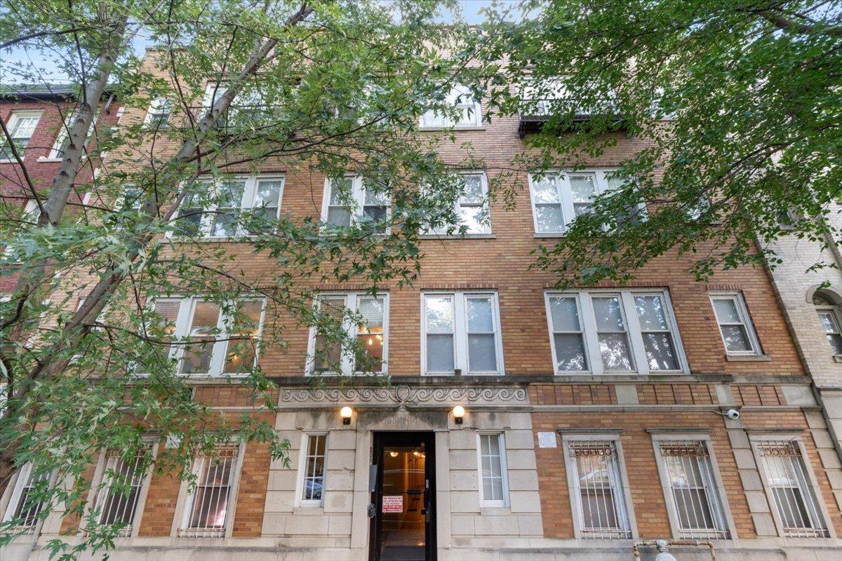 6812 N Wayne Ave. #3E, Chicago, IL 60626