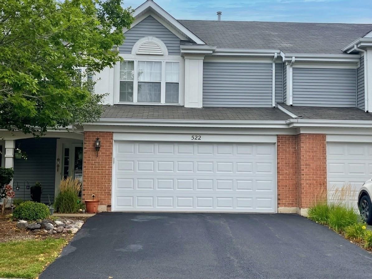 522 Lancaster Dr., Pingree Grove, IL 60140