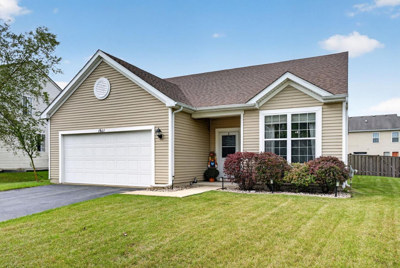 1611 Balboa Dr., Minooka, IL 60447