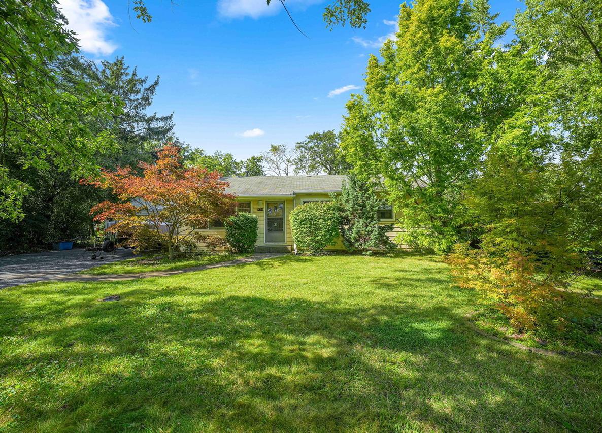 424 Village Rd., Willowbrook, IL 60527