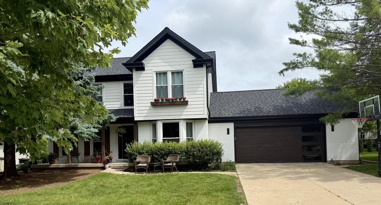 1127 Yorkshire Dr., Sycamore, IL 60178