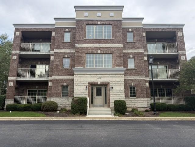 403 Pierce Rd. #302, Itasca, IL 60143