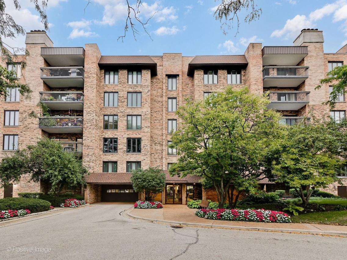 3860 Mission Hills Rd. #217, Northbrook, IL 60062