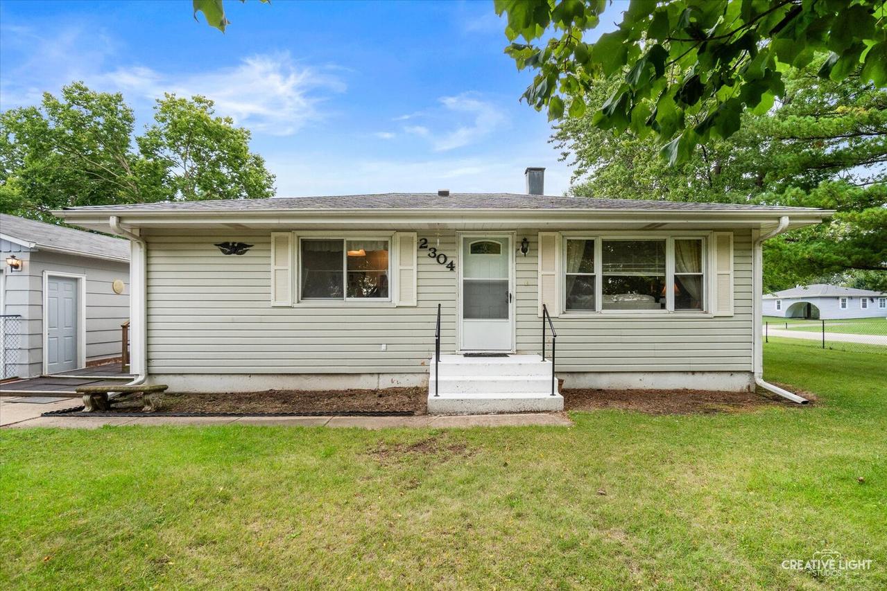 2304 Countryside Dr., Montgomery, IL 60538