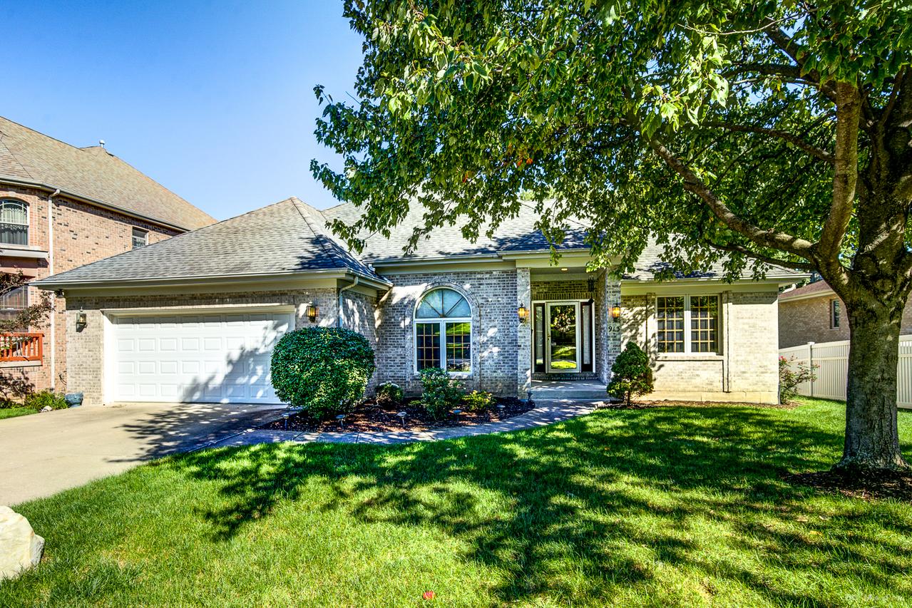 913 East St., Lemont, IL 60439
