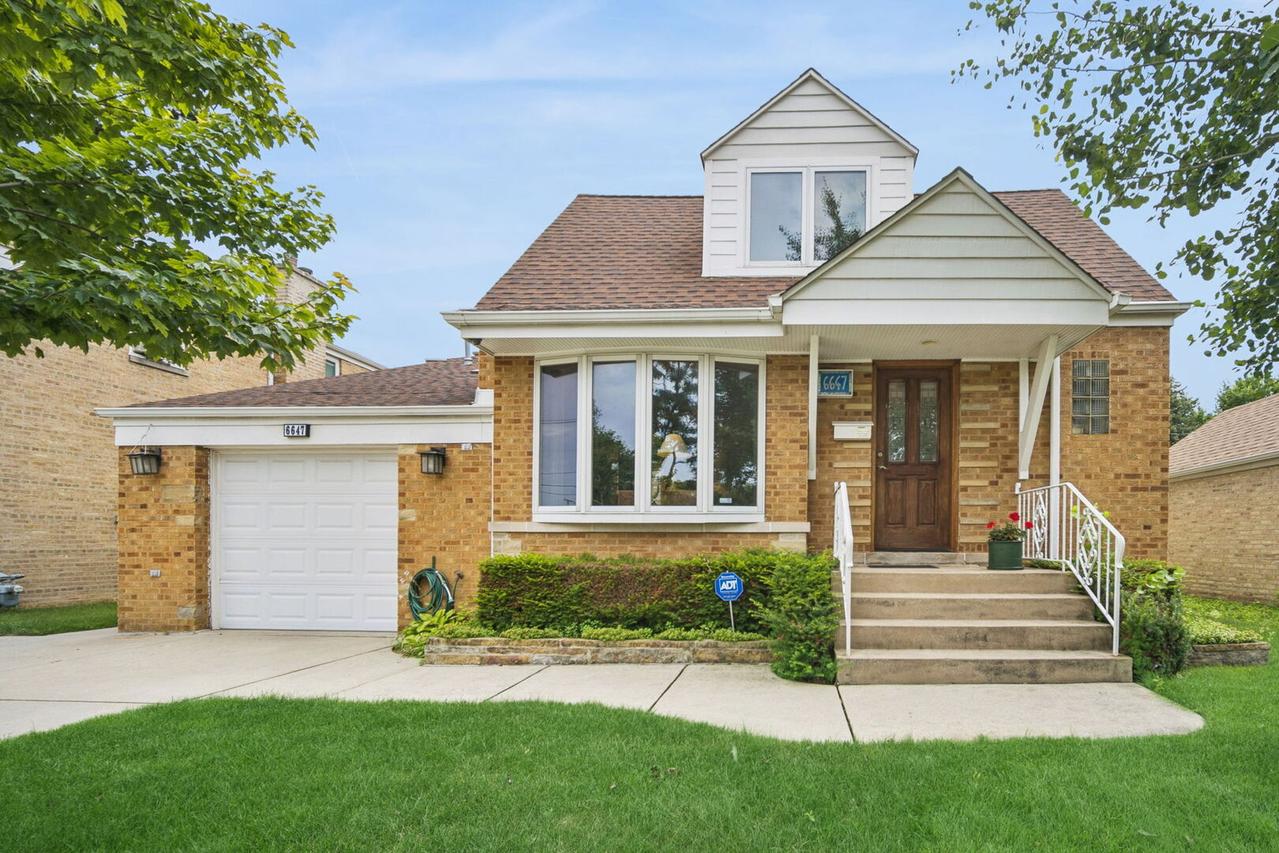 6647 N Crawford Ave., Lincolnwood, IL 60712
