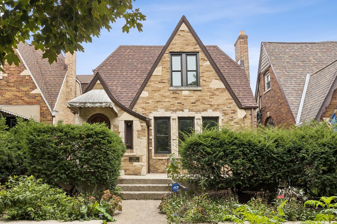 1749 N Newland Ave., Chicago, IL 60707