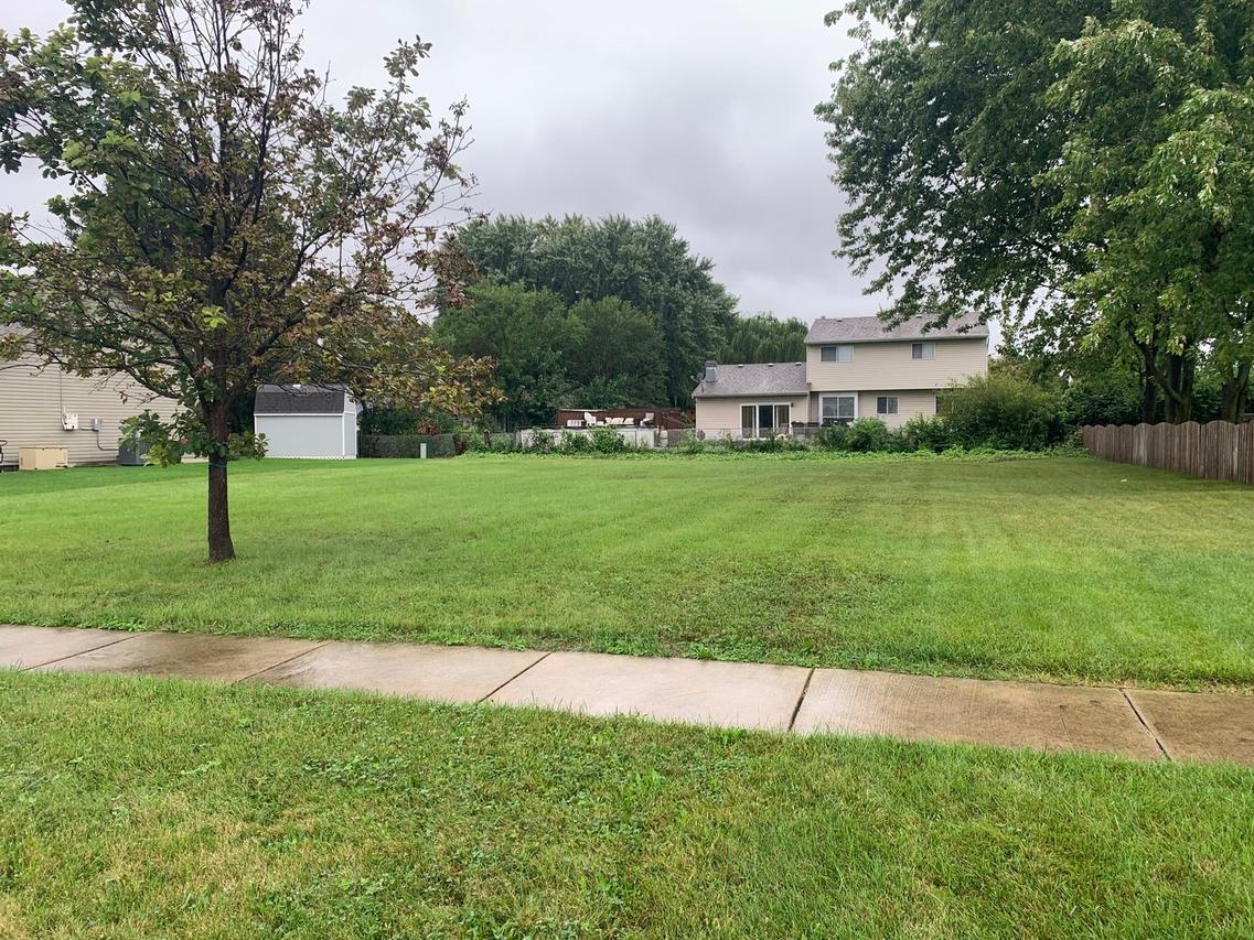 84 W Lynn St., South Elgin, IL 60177