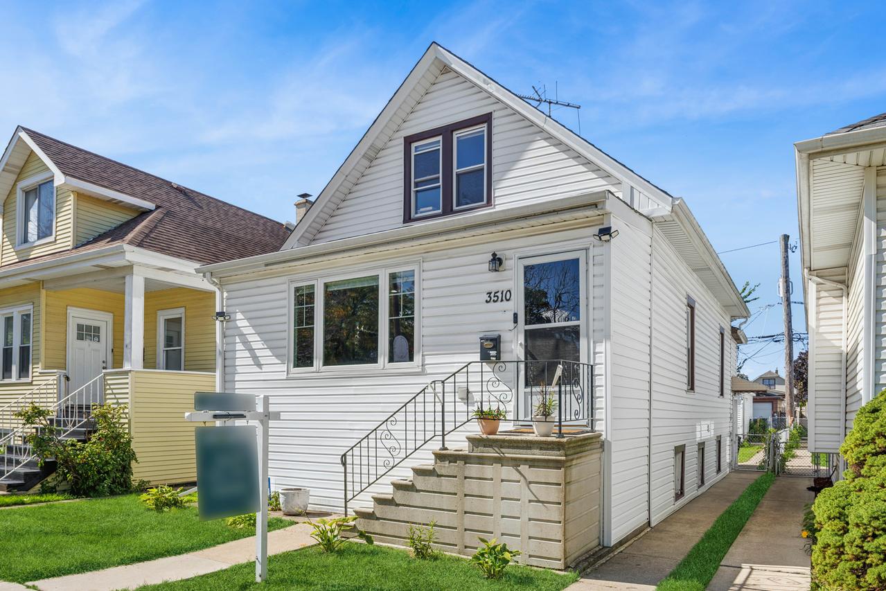 3510 N Narragansett Ave., Chicago, IL 60634