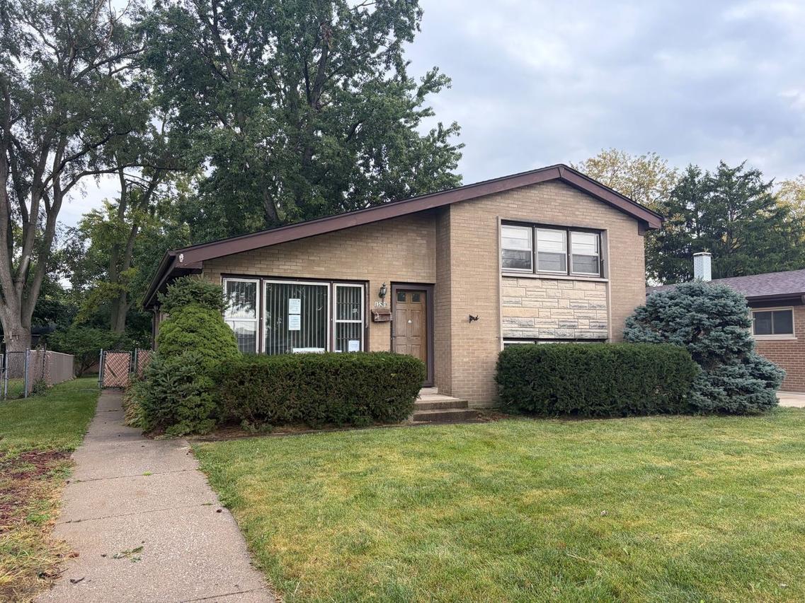 15239 Hamlin Ave., Midlothian, IL 60445