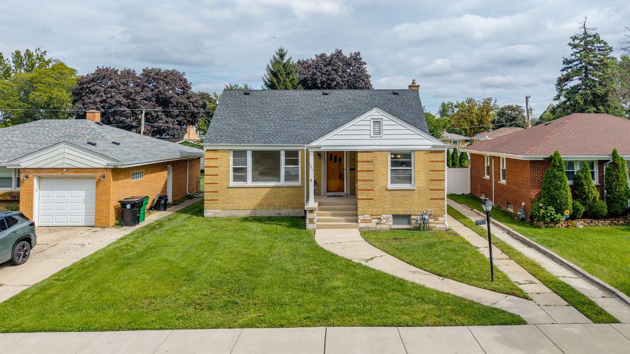 1635 Downing Ave., Westchester, IL 60154