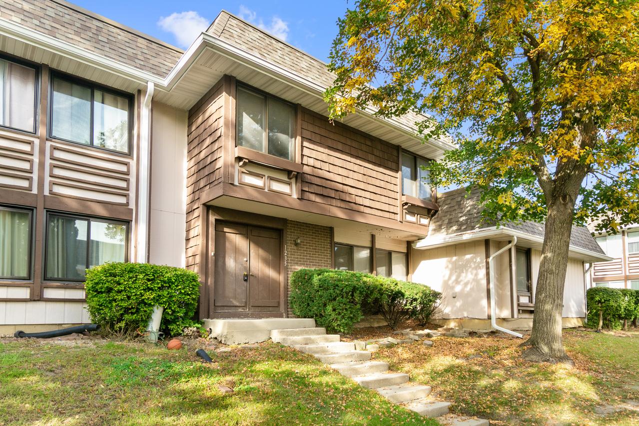 1235 San Simeon Dr., Hanover Park, IL 60133