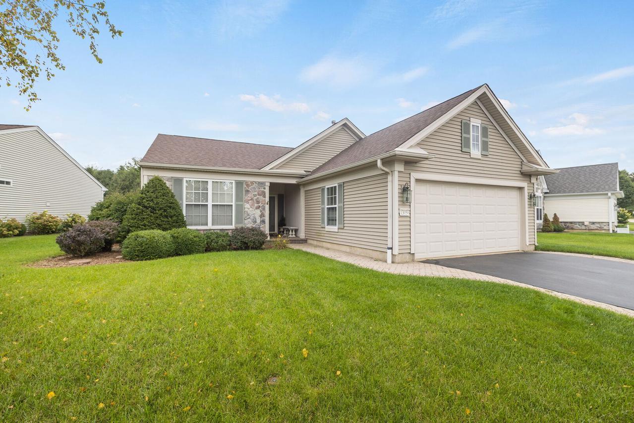 13050 Crestview Dr., Huntley, IL 60142