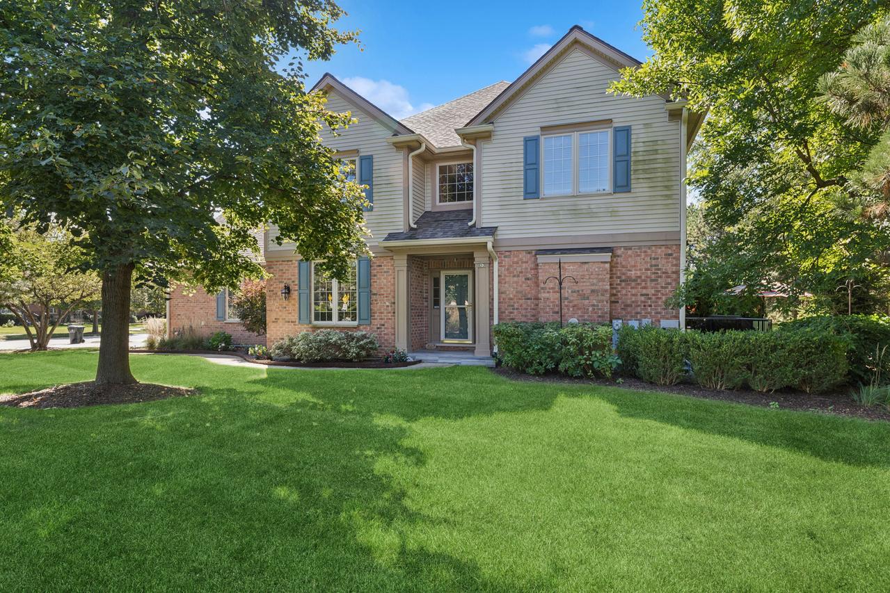 1802 Westleigh Dr., Glenview, IL 60025