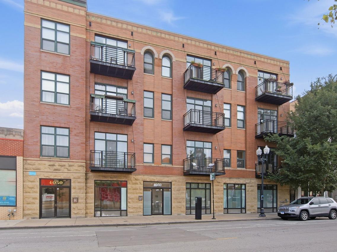 4050 N Lincoln Ave. #304, Chicago, IL 60618