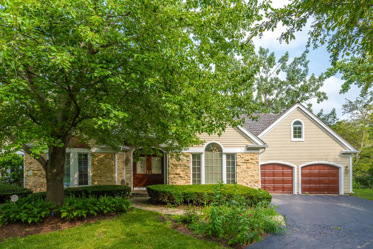 4638 Twin Lakes Ln., Long Grove, IL 60047