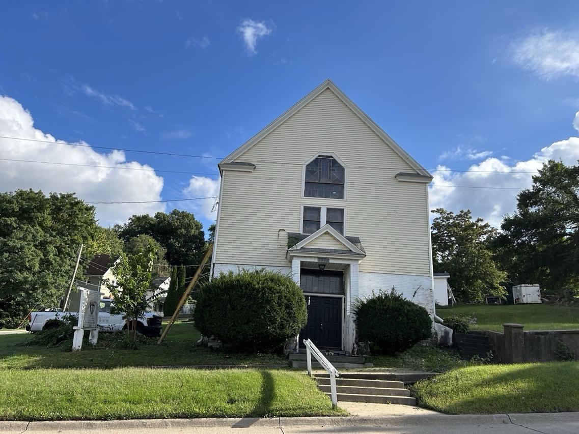 1222 7th Ave., Moline, IL 61265