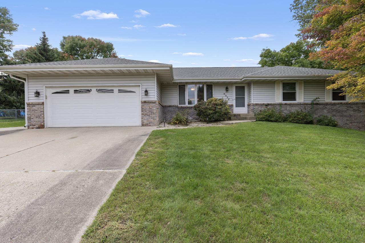6037 Banbridge Dr., Roscoe, IL 61073