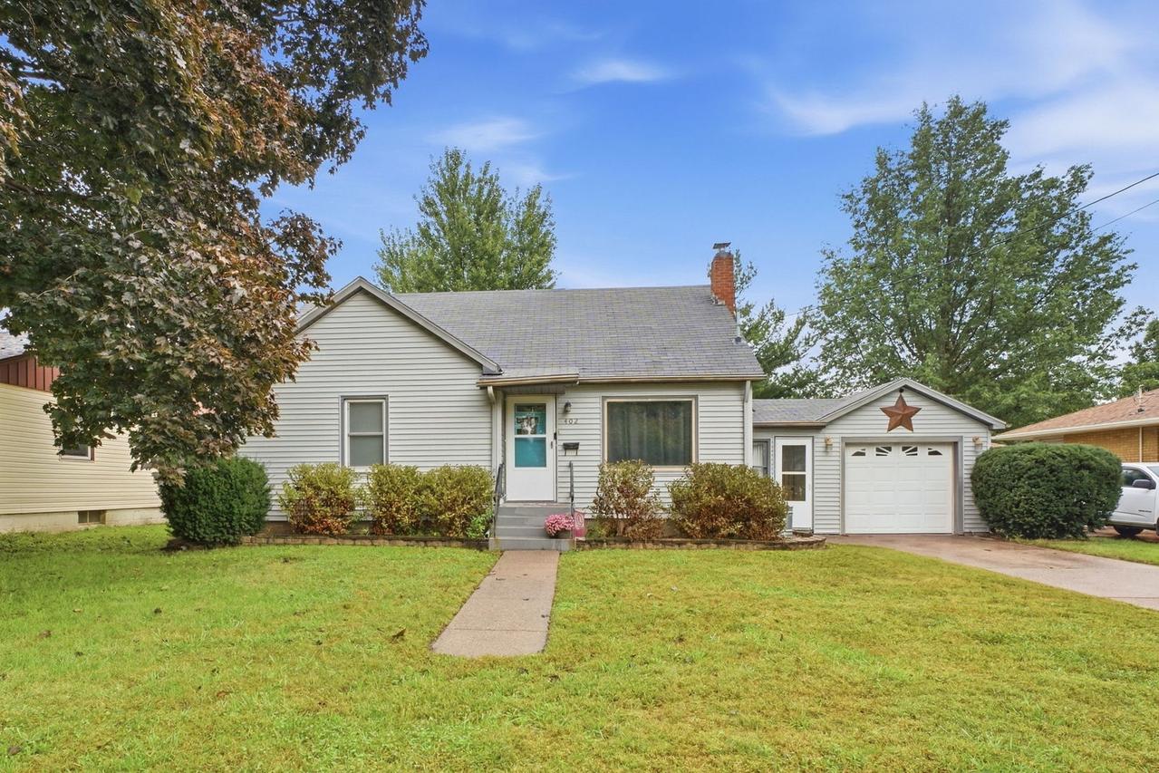 402 SW 7th Ave., Aledo, IL 61231