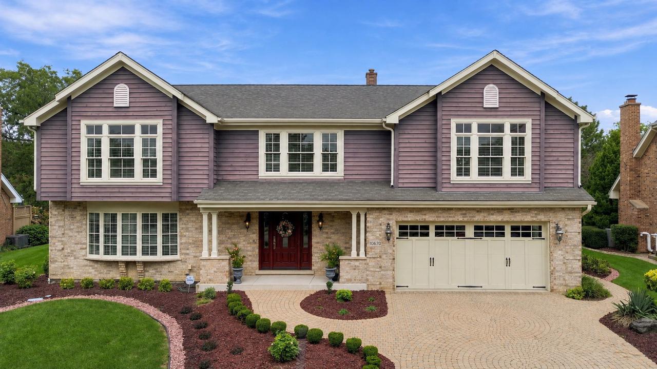 10670 Palos West Dr., Palos Park, IL 60464