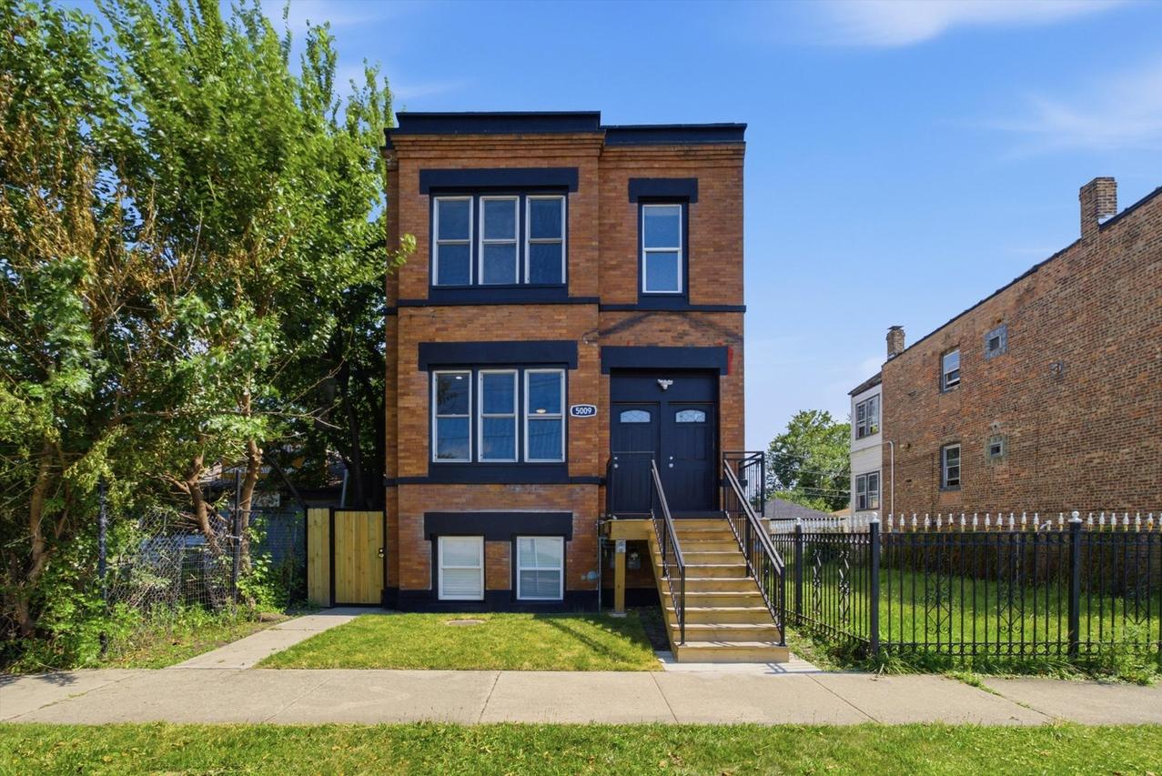 5009 W Ogden Ave., Cicero, IL 60804