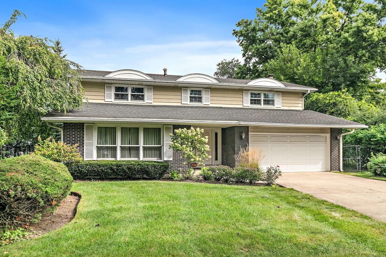 1912 E Cholo Ln., Mount Prospect, IL 60056