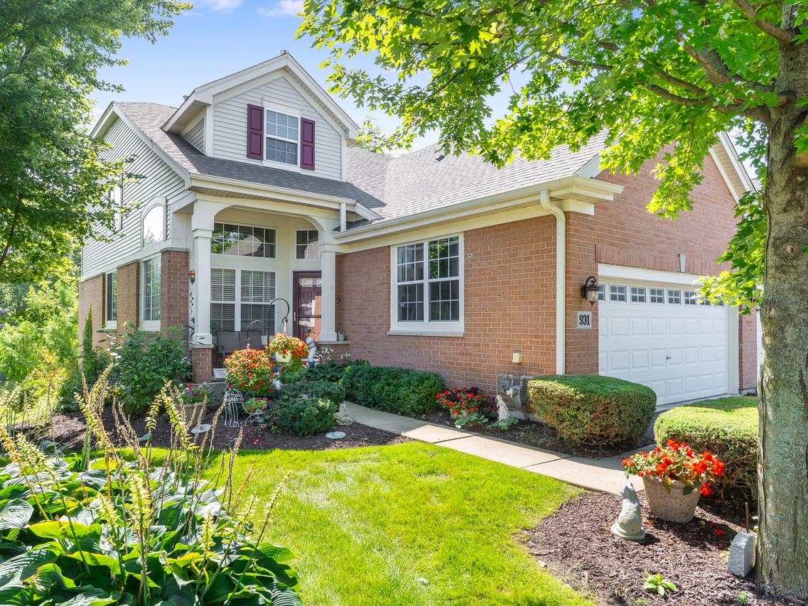 931 Winners Cup Ct., Naperville, IL 60565