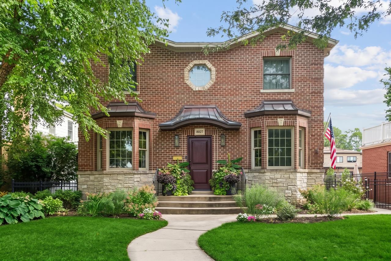 8027 Long Ave., Skokie, IL 60077