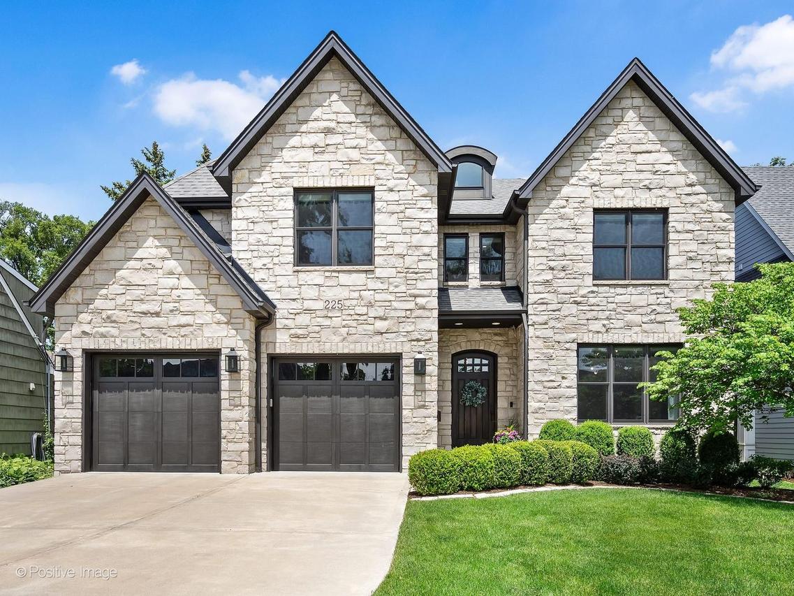225 E Wilson St., Elmhurst, IL 60126