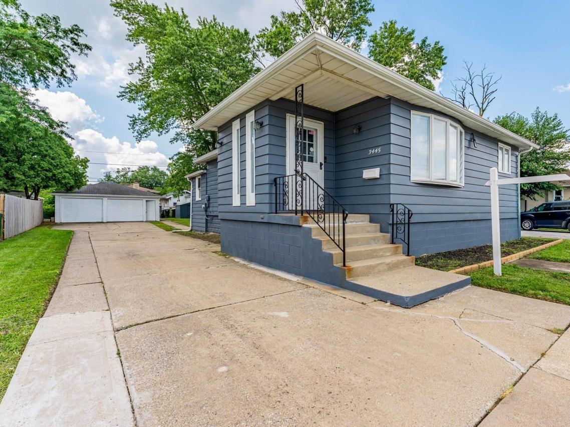 3445 Adams St., Lansing, IL 60438