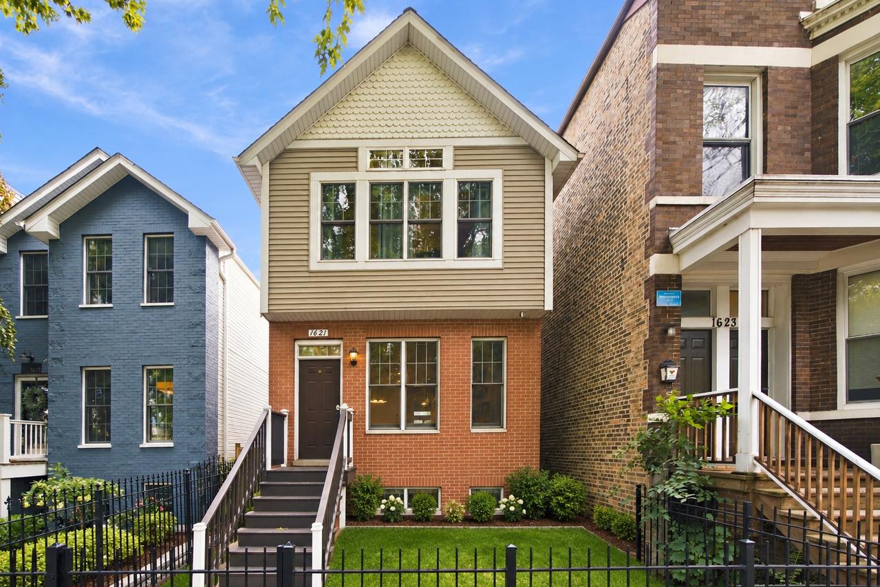 1621 W Huron St., Chicago, IL 60622