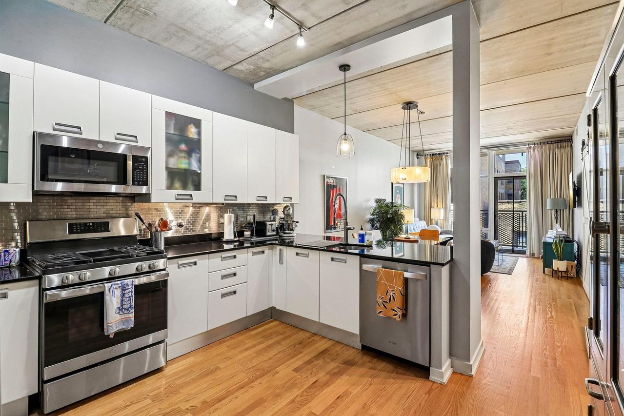 5430 N Sheridan Rd. #504, Chicago, IL 60640