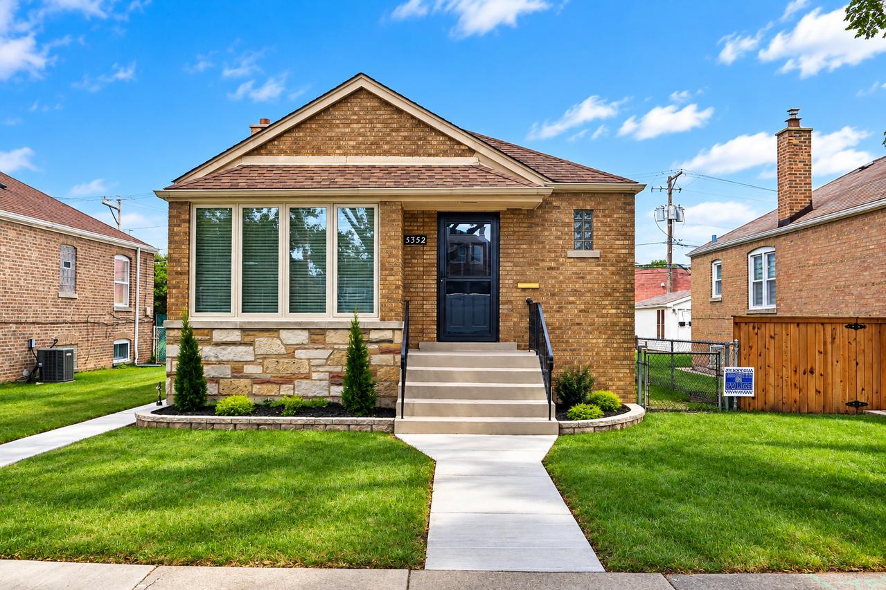 5352 S Neva Ave., Chicago, IL 60638