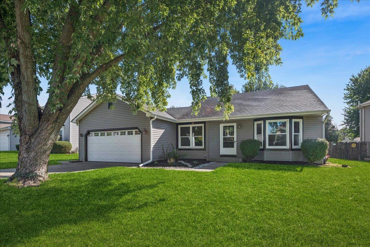 304 S Cross Tr., Mchenry, IL 60050
