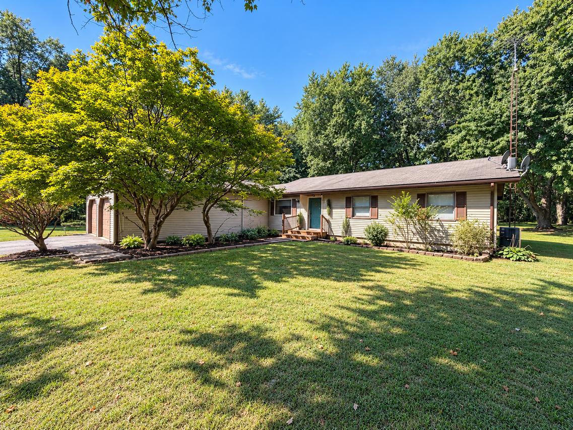 5347 Kell Rd., Kell, IL 62853