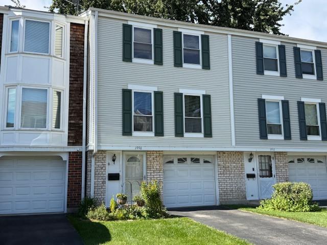 1990 Oxford Ln., Hoffman Estates, IL 60169