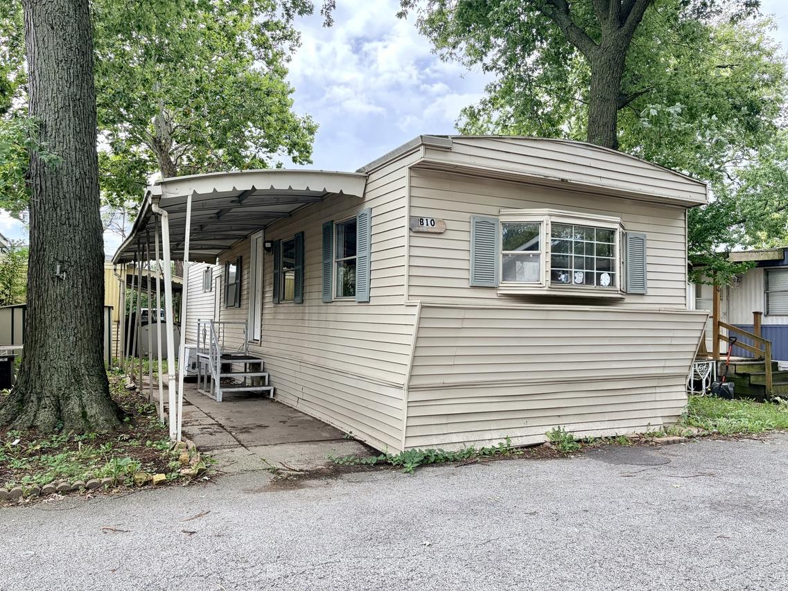 2993 Curtis St. #B10, Des Plaines, IL 60018
