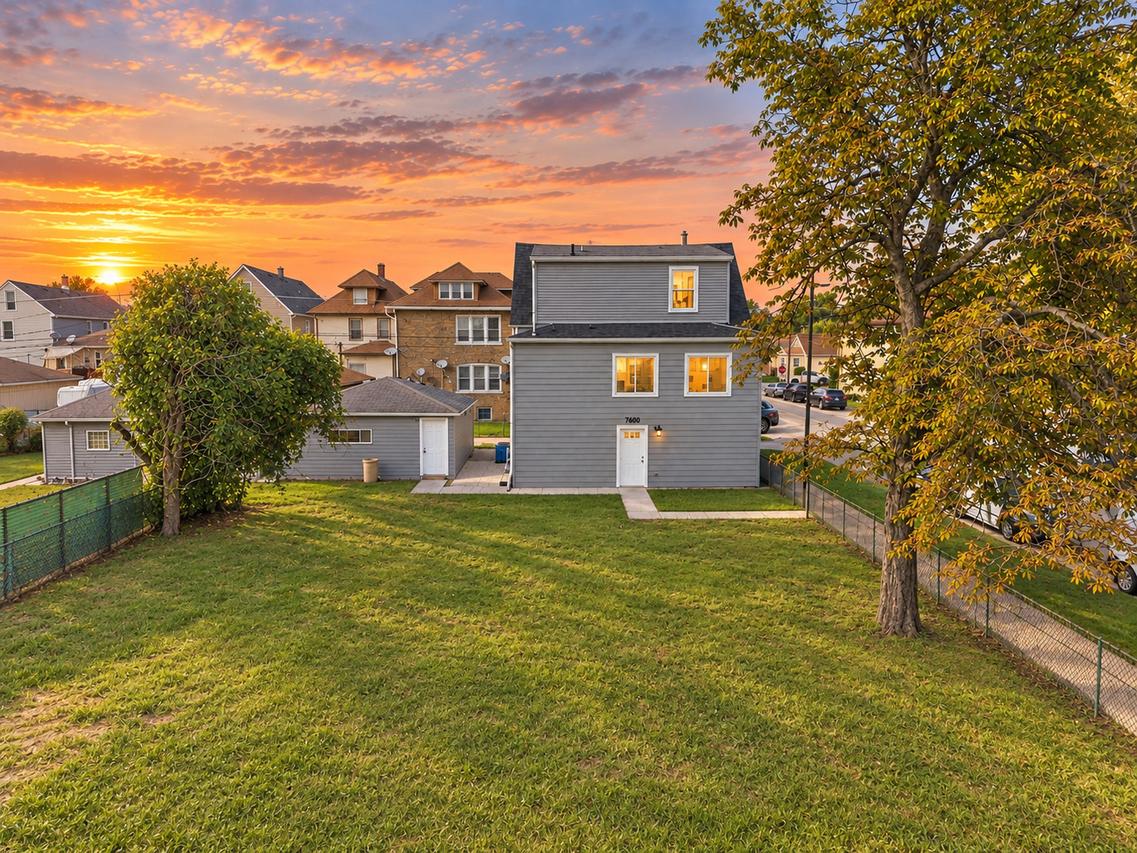 7600 W 61st St., Summit, IL 60501