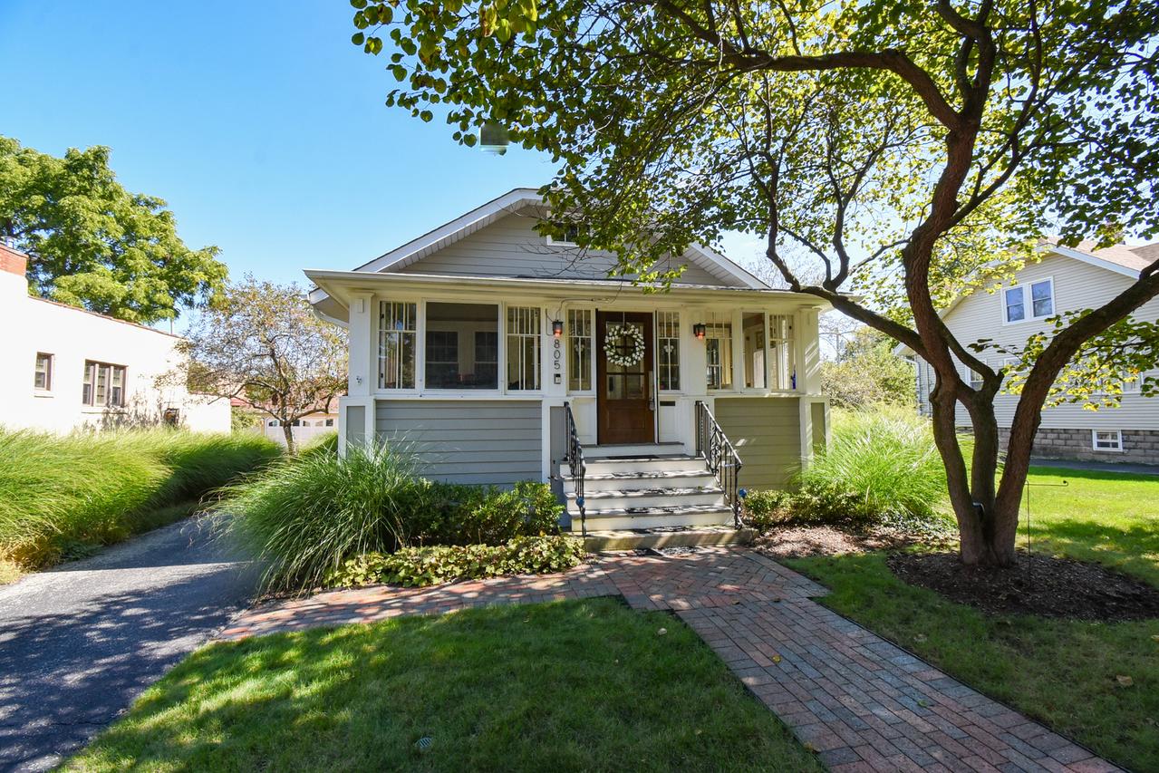 805 N Dunton Ave., Arlington Heights, IL 60004