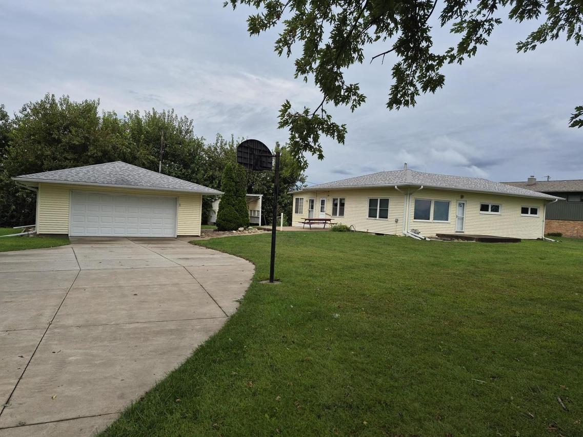 1796 Us Route 67 Hwy., Milan, IL 61264
